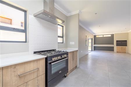False - House For Sale in Jordaan Park, Heidelberg, Gauteng - M125925