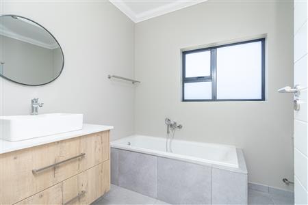 False - House For Sale in Jordaan Park, Heidelberg, Gauteng - M125925
