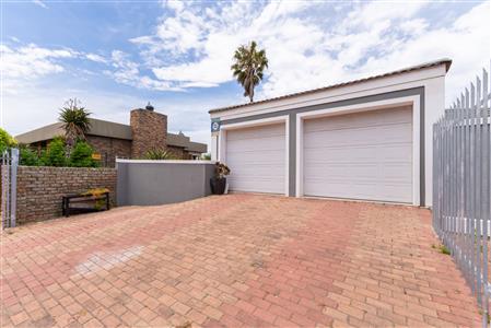 False - House For Sale in Saldanha Central, Saldanha, Western Cape - M125915