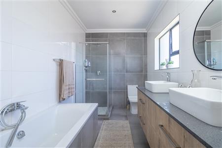False - House For Sale in Jordaan Park, Heidelberg, Gauteng - M125911