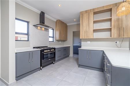 False - House For Sale in Jordaan Park, Heidelberg, Gauteng - M125924