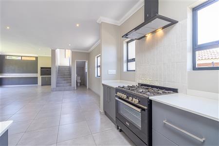 False - House For Sale in Jordaan Park, Heidelberg, Gauteng - M125924