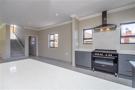 False - House For Sale in Jordaan Park, Heidelberg, Gauteng - M125924