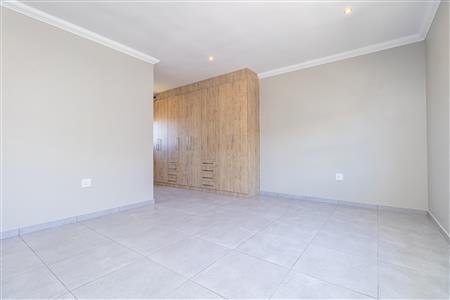 False - House For Sale in Jordaan Park, Heidelberg, Gauteng - M125924