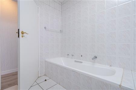 False - Apartment For Sale in Morningside, Sandton, Gauteng - M125928