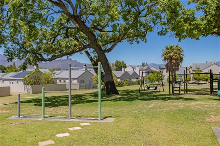 False - Apartment For Sale in Paarl North, Paarl, Western Cape - M125938