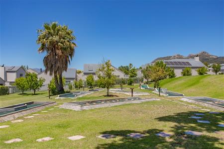 False - Apartment For Sale in Paarl North, Paarl, Western Cape - M125938