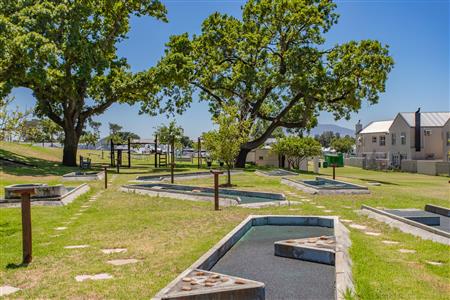 False - Apartment For Sale in Paarl North, Paarl, Western Cape - M125938
