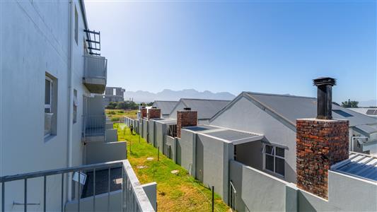 False - Apartment For Sale in Paarl North, Paarl, Western Cape - M125938