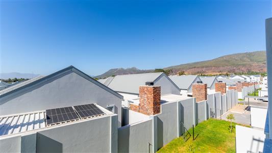 False - Apartment For Sale in Paarl North, Paarl, Western Cape - M125938