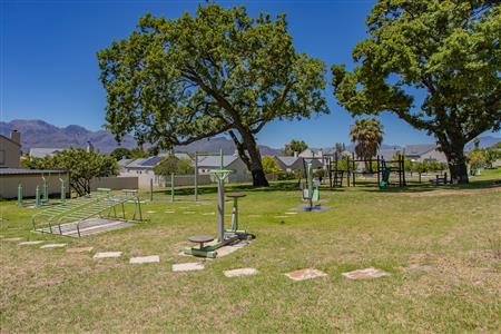 False - Apartment For Sale in Paarl North, Paarl, Western Cape - M125938