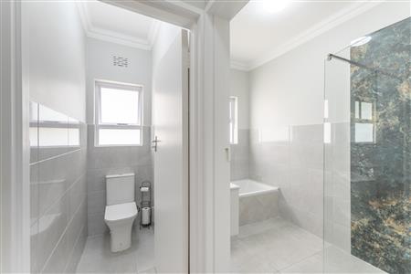 False - House To Rent in Heldervue, Somerset West, Western Cape - M125942
