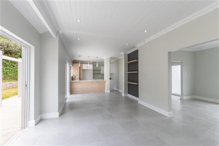 False - House To Rent in Heldervue, Somerset West, Western Cape - M125942