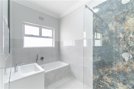 False - House To Rent in Heldervue, Somerset West, Western Cape - M125942