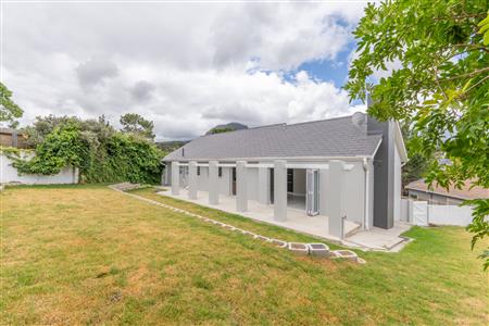 False - House To Rent in Heldervue, Somerset West, Western Cape - M125942