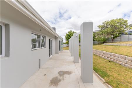 False - House To Rent in Heldervue, Somerset West, Western Cape - M125942
