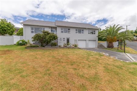 False - House To Rent in Heldervue, Somerset West, Western Cape - M125942