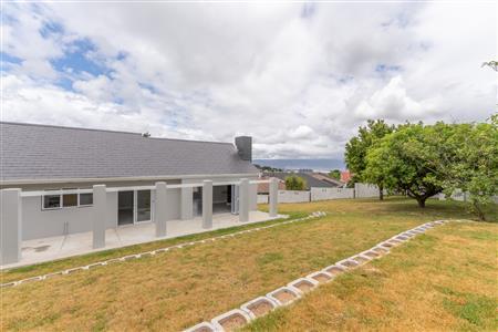 False - House To Rent in Heldervue, Somerset West, Western Cape - M125942