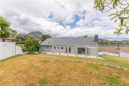 False - House To Rent in Heldervue, Somerset West, Western Cape - M125942
