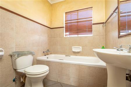 False - Apartment For Sale in Sagewood, Midrand, Gauteng - M125956