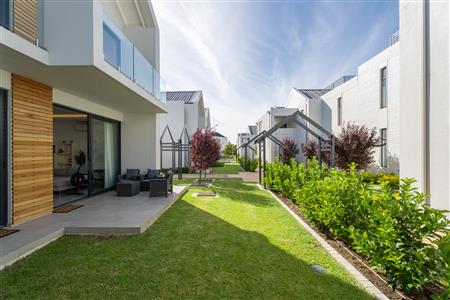 False - Apartment For Sale in Val de Vie Estate, Paarl, Western Cape - M125961