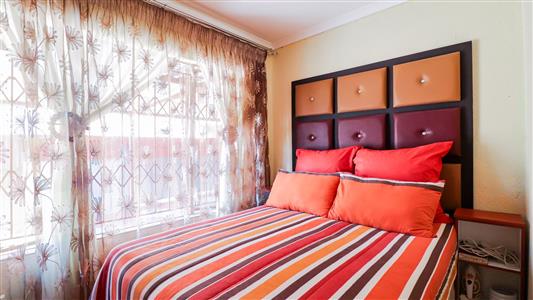 False - House For Sale in Tlhabane West, Rustenburg, North West - M125983