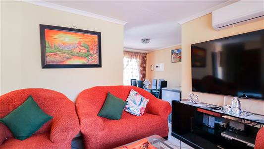 False - House For Sale in Tlhabane West, Rustenburg, North West - M125983