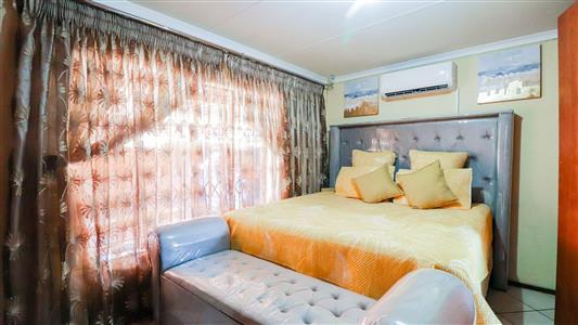 False - House For Sale in Tlhabane West, Rustenburg, North West - M125983