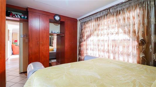 False - House For Sale in Tlhabane West, Rustenburg, North West - M125983