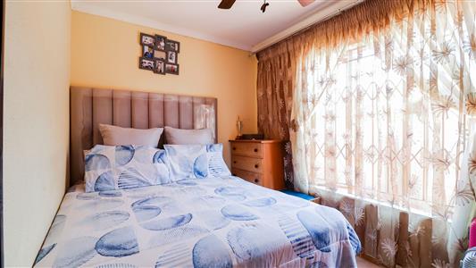 False - House For Sale in Tlhabane West, Rustenburg, North West - M125983