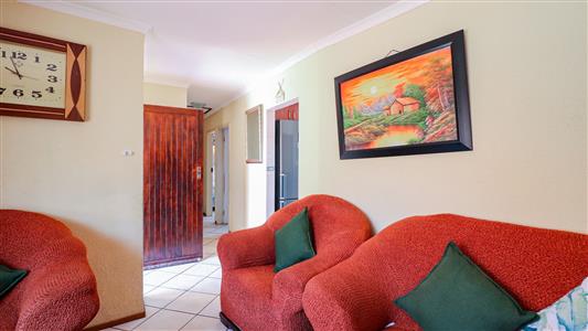 False - House For Sale in Tlhabane West, Rustenburg, North West - M125983