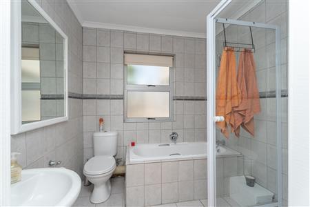 False - House For Sale in Bettys Bay, Western Cape - M125984