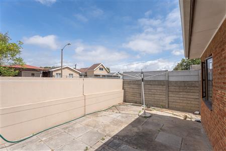 False - House For Sale in Zoo Park, Kraaifontein, Western Cape - M125997