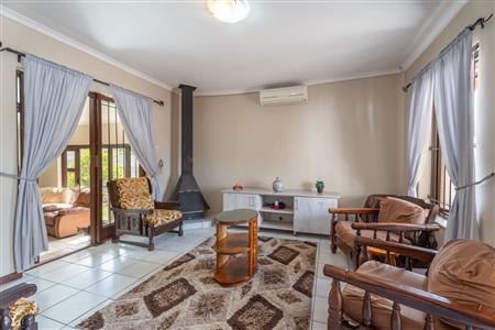 False - House For Sale in Zoo Park, Kraaifontein, Western Cape - M125997