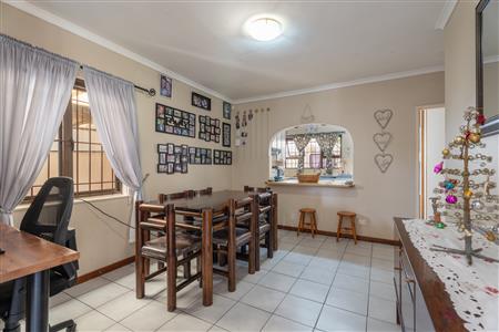 False - House For Sale in Zoo Park, Kraaifontein, Western Cape - M125997