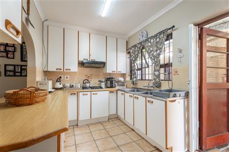 False - House For Sale in Zoo Park, Kraaifontein, Western Cape - M125997