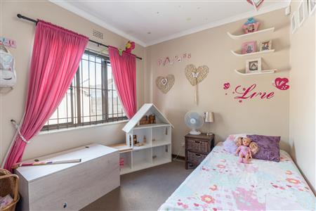 False - House For Sale in Zoo Park, Kraaifontein, Western Cape - M125997