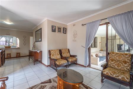 False - House For Sale in Zoo Park, Kraaifontein, Western Cape - M125997