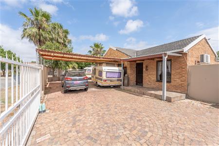 False - House For Sale in Zoo Park, Kraaifontein, Western Cape - M125997