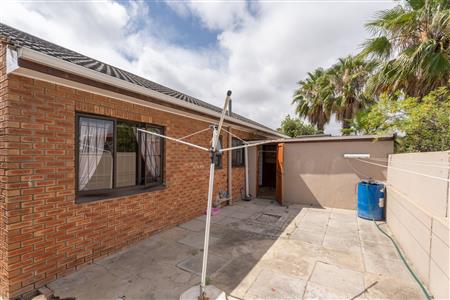 False - House For Sale in Zoo Park, Kraaifontein, Western Cape - M125997