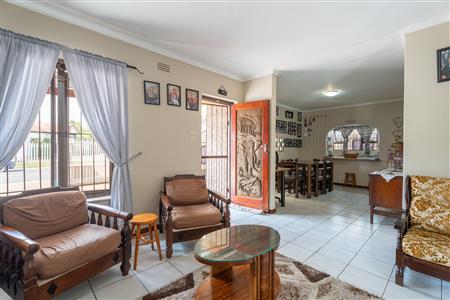 False - House For Sale in Zoo Park, Kraaifontein, Western Cape - M125997