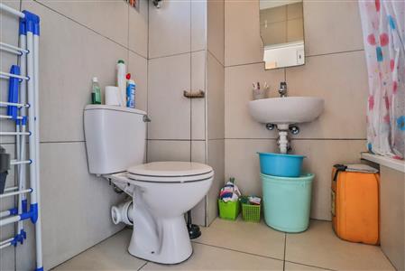 False - Apartment For Sale in Townsend Estate, Goodwood, Western Cape - M126002