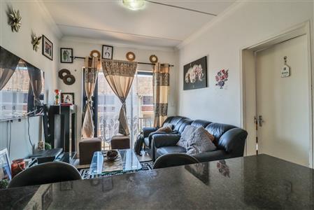 False - Apartment For Sale in Townsend Estate, Goodwood, Western Cape - M126002