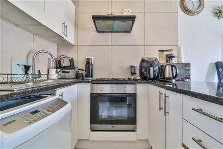 False - Apartment For Sale in Townsend Estate, Goodwood, Western Cape - M126002