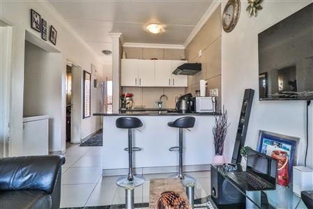 False - Apartment For Sale in Townsend Estate, Goodwood, Western Cape - M126002