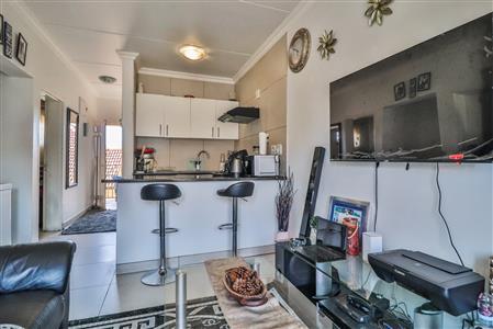 False - Apartment For Sale in Townsend Estate, Goodwood, Western Cape - M126002