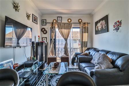 False - Apartment For Sale in Townsend Estate, Goodwood, Western Cape - M126002