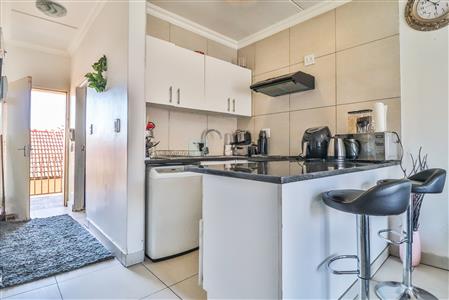 False - Apartment For Sale in Townsend Estate, Goodwood, Western Cape - M126002