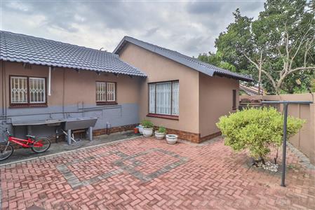 False - House For Sale in Randpark Ridge, Randburg, Gauteng - M125998