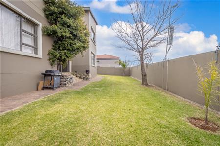 False - House For Sale in Featherview Estate, Homes Haven, Krugersdorp, Gauteng - M121529
